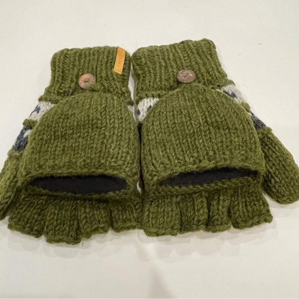 Turtle Fur Cozy Olive Knit Mittens with Pattern, M/L